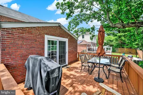 Exterior - 619 Warwick Rd, Baltimore, MD 21229 photo 4 of 10
