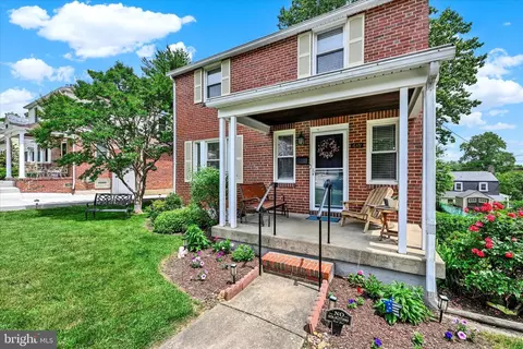 Exterior - 619 Warwick Rd, Baltimore, MD 21229 photo 3 of 10