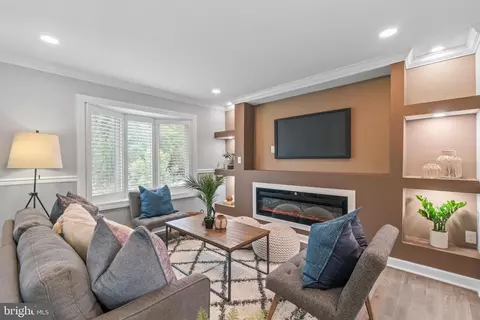 7102 Walnut Ave, Pikesville, MD 21208