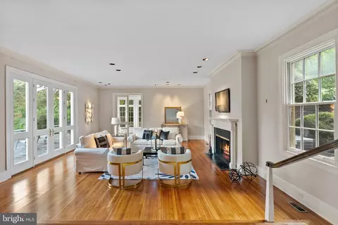 Living - 4006 Stewart Rd, Stevenson, MD 21153 photo 2 of 7