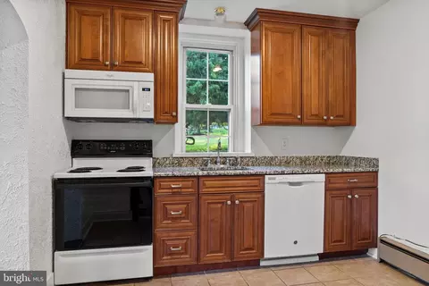 Kitchen - 4006 Stewart Rd, Stevenson, MD 21153 photo 6 of 6