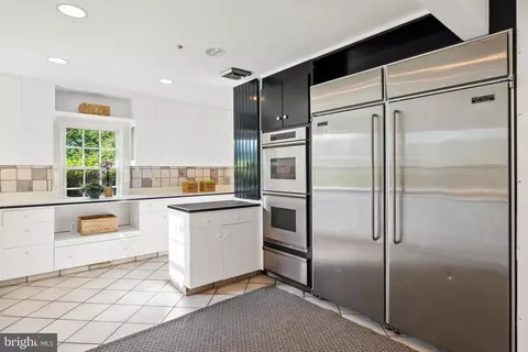 Kitchen - 4006 Stewart Rd, Stevenson, MD 21153 photo 4 of 6