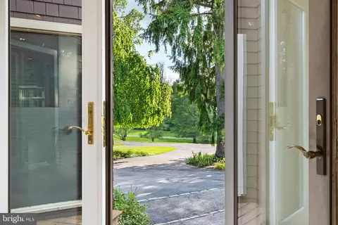 Entry Way - 4006 Stewart Rd, Stevenson, MD 21153 photo 7 of 15