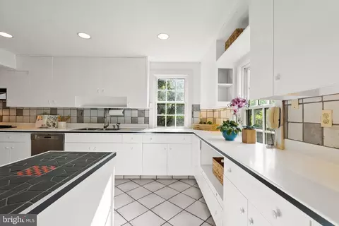 Kitchen - 4006 Stewart Rd, Stevenson, MD 21153 photo 3 of 6