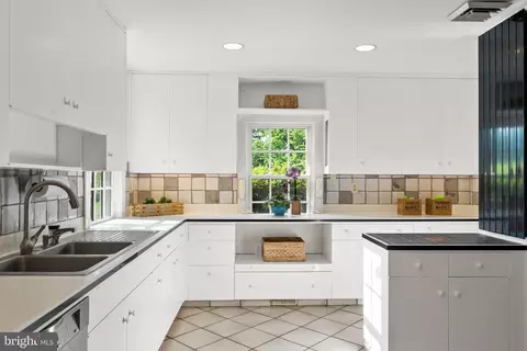Kitchen - 4006 Stewart Rd, Stevenson, MD 21153 photo 2 of 6
