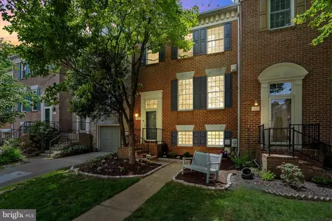 24 Alderman Ct, Lutherville Timonium, MD 21093