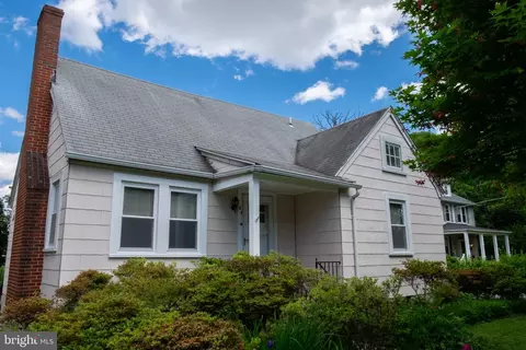 107 Bishops Ln, Catonsville, MD 21228