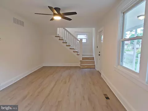 Living - 22 Leeway Rd, Dundalk, MD 21222 photo 2 of 7
