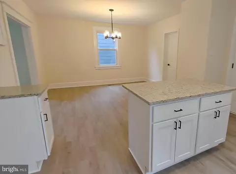 Entry Way - 22 Leeway Rd, Dundalk, MD 21222 photo 1 of 2