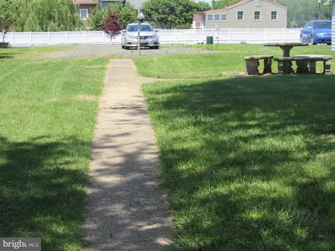 Exterior - 1015 Cold Spring Rd, Middle River, MD 21220 photo 6 of 7