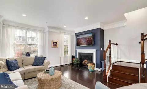 136 Linden Pl, Baltimore, MD 21286 photo 3