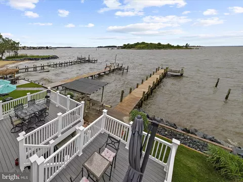 View/Area - 9112 Chesapeake Ave, Sparrows Point, MD 21219 photo 3 of 9
