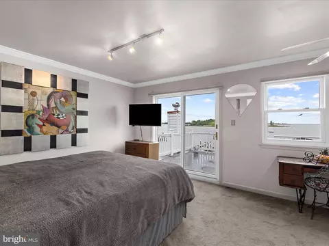 Bedroom - 9112 Chesapeake Ave, Sparrows Point, MD 21219 photo 2 of 4