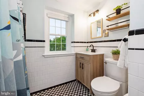 Bath - 511 Wilton Rd, Towson, MD 21286 photo 3 of 4
