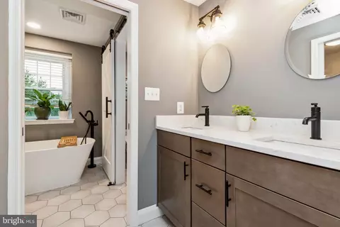Bath - 511 Wilton Rd, Towson, MD 21286 photo 1 of 4