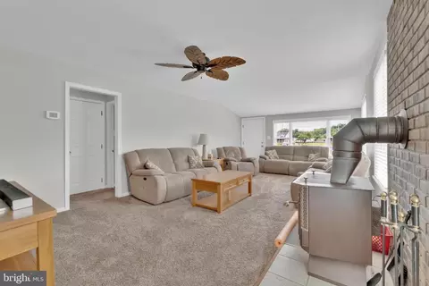 405 Armstrong Rd, Middle River, MD 21220 photo 9