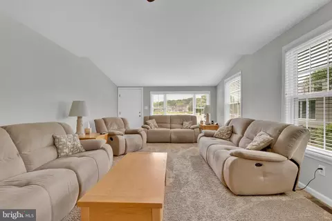 405 Armstrong Rd, Middle River, MD 21220 photo 8