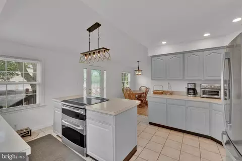 405 Armstrong Rd, Middle River, MD 21220 photo 13