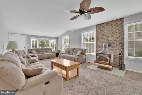 405 Armstrong Rd, Middle River, MD 21220 photo 6