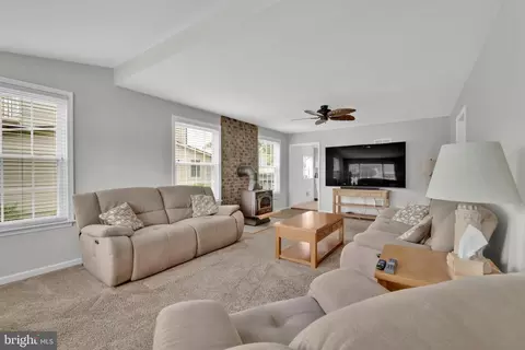 405 Armstrong Rd, Middle River, MD 21220 photo 7