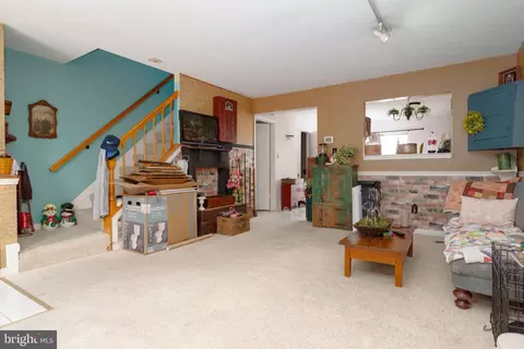 645 Nollmeyer Rd, Middle River, MD 21220 photo 3