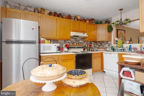 645 Nollmeyer Rd, Middle River, MD 21220 photo 8