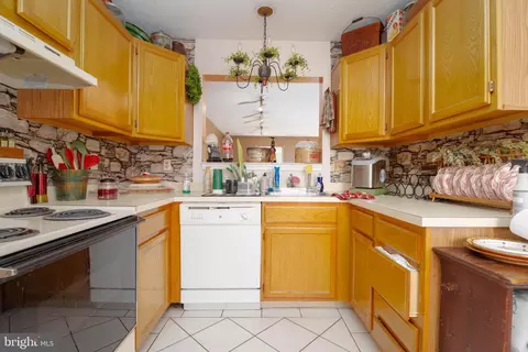 645 Nollmeyer Rd, Middle River, MD 21220 photo 7