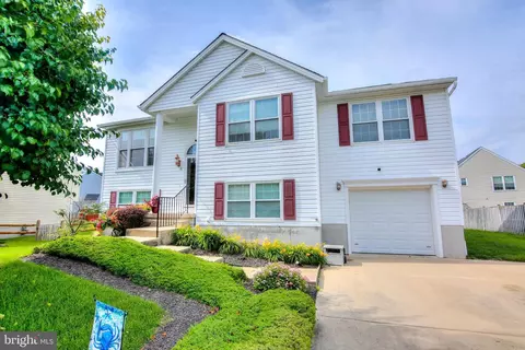 4 Mainmast Ct, Middle River, MD 21220