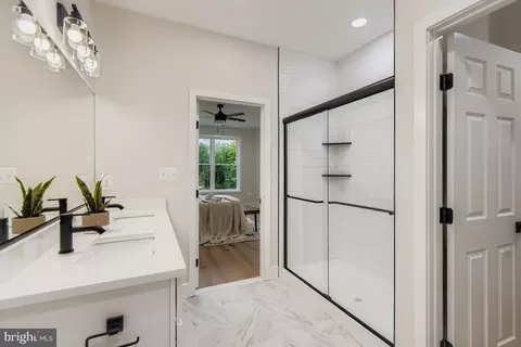 Bath - 5111 Overdale Ave, Rosedale, MD 21237 photo 2 of 4