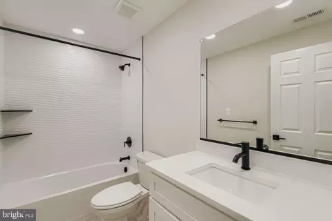Bath - 5111 Overdale Ave, Rosedale, MD 21237 photo 4 of 4
