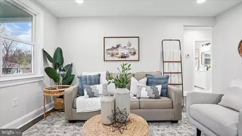 Entry Way - 2910 Salisbury Ave, Sparrows Point, MD 21219 photo 3 of 14