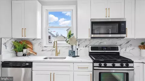 Kitchen - 2910 Salisbury Ave, Sparrows Point, MD 21219 photo 3 of 3