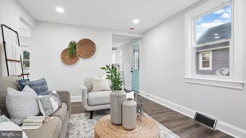 Entry Way - 2910 Salisbury Ave, Sparrows Point, MD 21219 photo 4 of 14