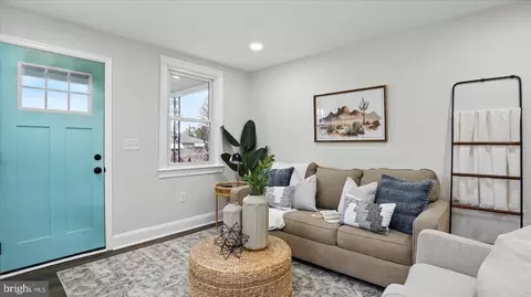 Entry Way - 2910 Salisbury Ave, Sparrows Point, MD 21219 photo 2 of 14