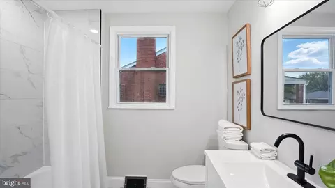 Bath - 2910 Salisbury Ave, Sparrows Point, MD 21219 photo 1 of 4