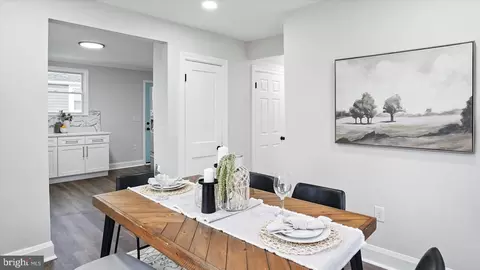 Entry Way - 2910 Salisbury Ave, Sparrows Point, MD 21219 photo 7 of 14