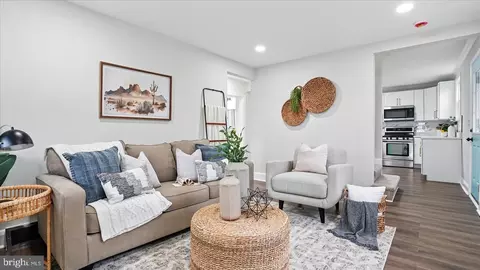 Entry Way - 2910 Salisbury Ave, Sparrows Point, MD 21219 photo 1 of 14