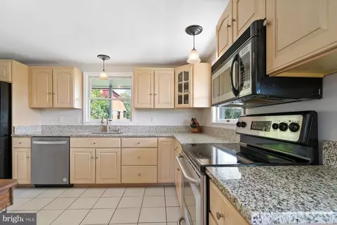Kitchen - 18622 Brick Store Rd, Hampstead, MD 21074 photo 3 of 3