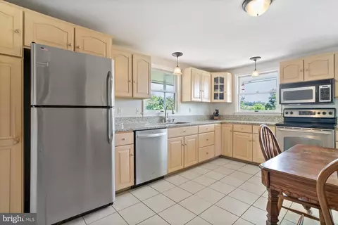 Kitchen - 18622 Brick Store Rd, Hampstead, MD 21074 photo 2 of 3