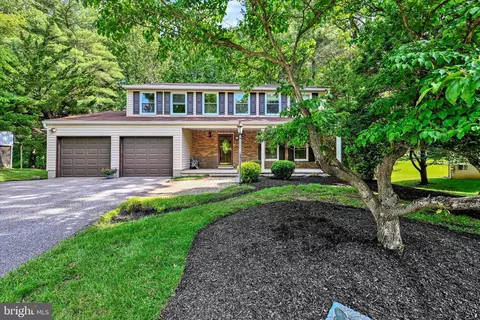 22 Woodholme Village Ct, Pikesville, MD 21208