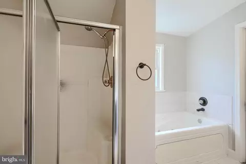 Entry Way - 5221 Trumps Mill Rd, Baltimore, MD 21206 photo 6 of 7