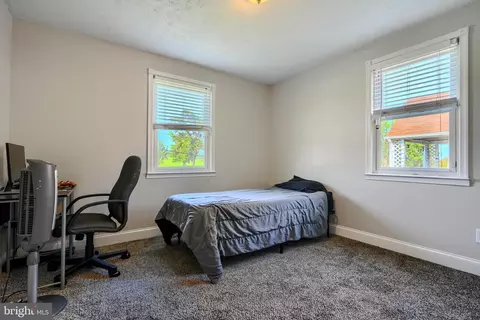 Bedroom - 5221 Trumps Mill Rd, Baltimore, MD 21206 photo 3 of 7