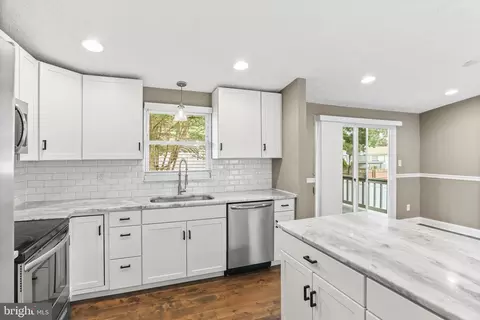 Kitchen - 507 Fuselage Ave, Essex, MD 21221 photo 1 of 3