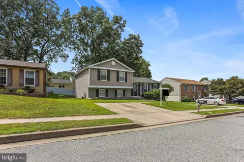 507 Fuselage Ave, Essex, MD 21221