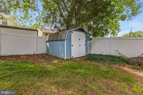 Exterior - 507 Fuselage Ave, Essex, MD 21221 photo 7 of 9