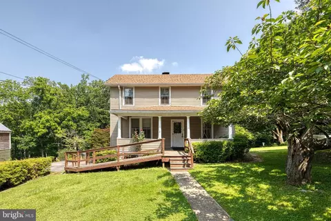 208 Sherwood Rd, Cockeysville, MD 21030