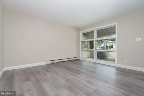 Living - 6835 S River Dr, Middle River, MD 21220 photo 4 of 12