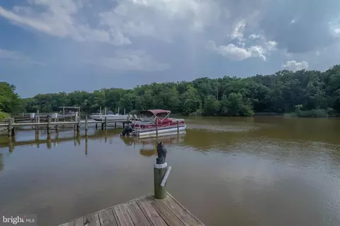 6835 S River Dr, Middle River, MD 21220