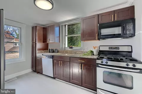 Kitchen - 518 Fairview Ave, Baltimore, MD 21224 photo 2 of 2