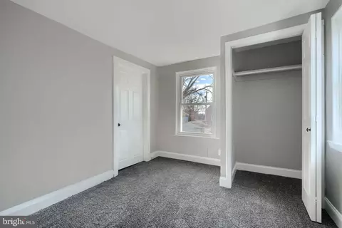 Entry Way - 518 Fairview Ave, Baltimore, MD 21224 photo 9 of 10